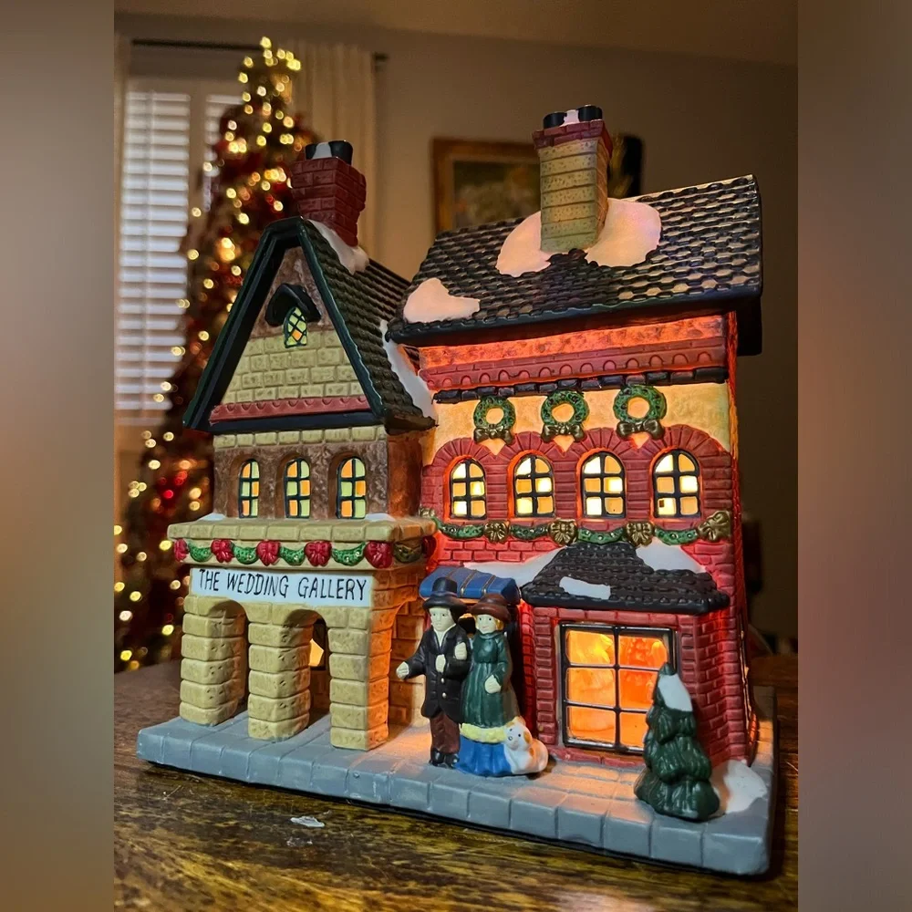 LIGHTED Christmas Porcelain Victorian Village WEDDING GALLERY Building
